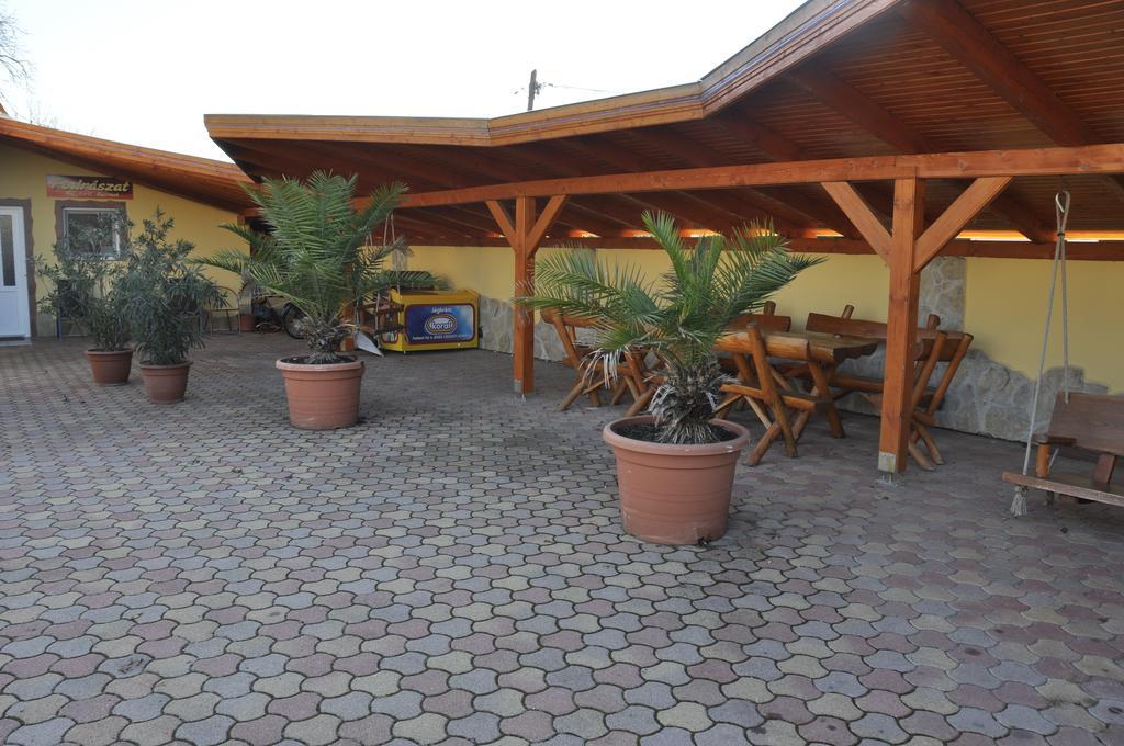 Tengerszem Panzio Bed and Breakfast Bánk Esterno foto